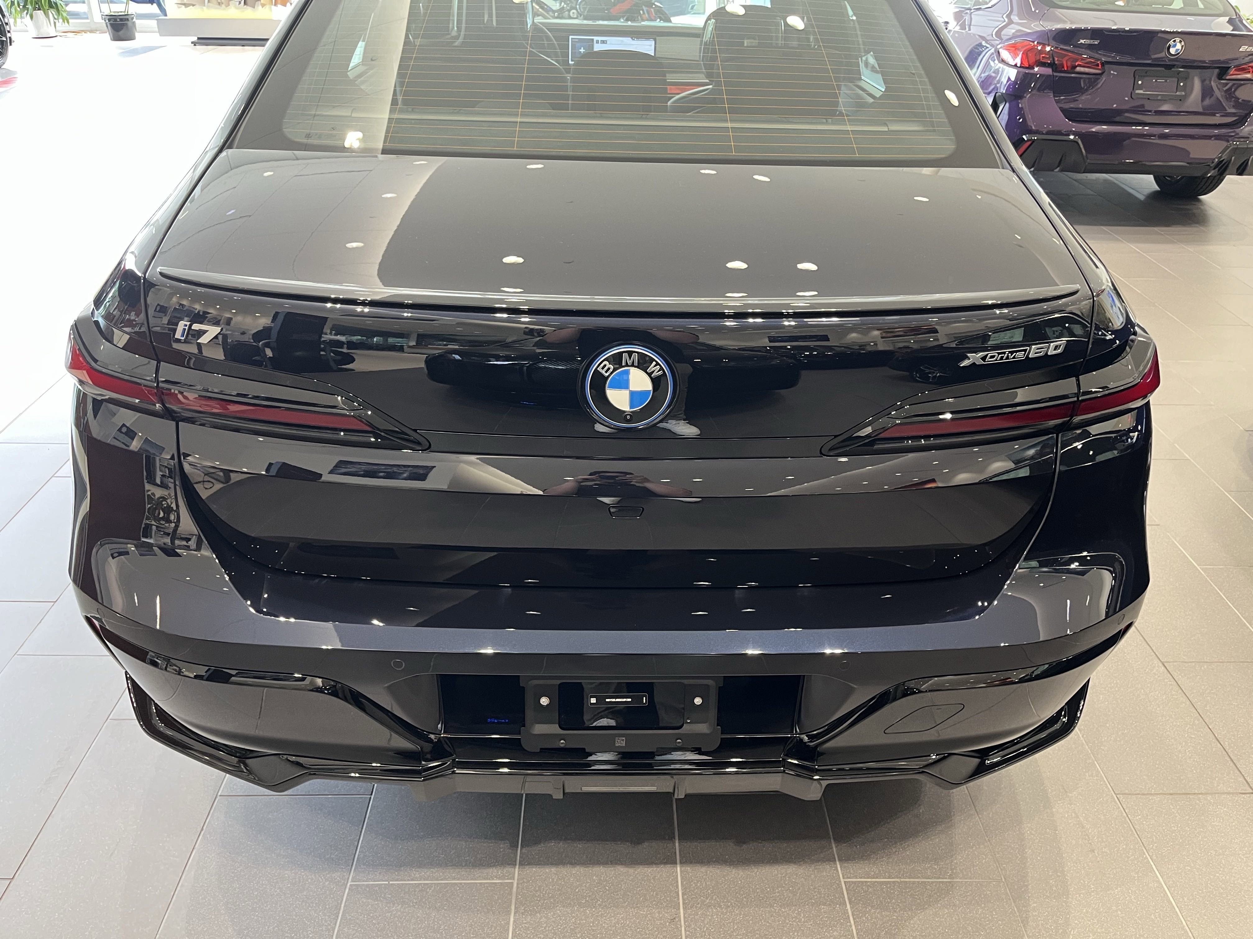 Used 2025 BMW i7 xDrive60 w/ Executive Package image 8