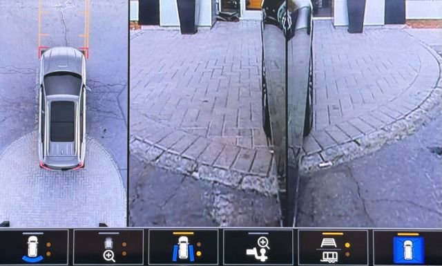 Used 2023 GMC Terrain Denali w/ Black Diamond Edition image 36