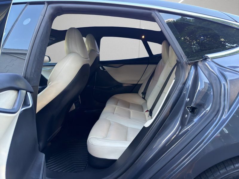 Used 2020 Tesla Model S Long Range Plus AWD/4WD image 10