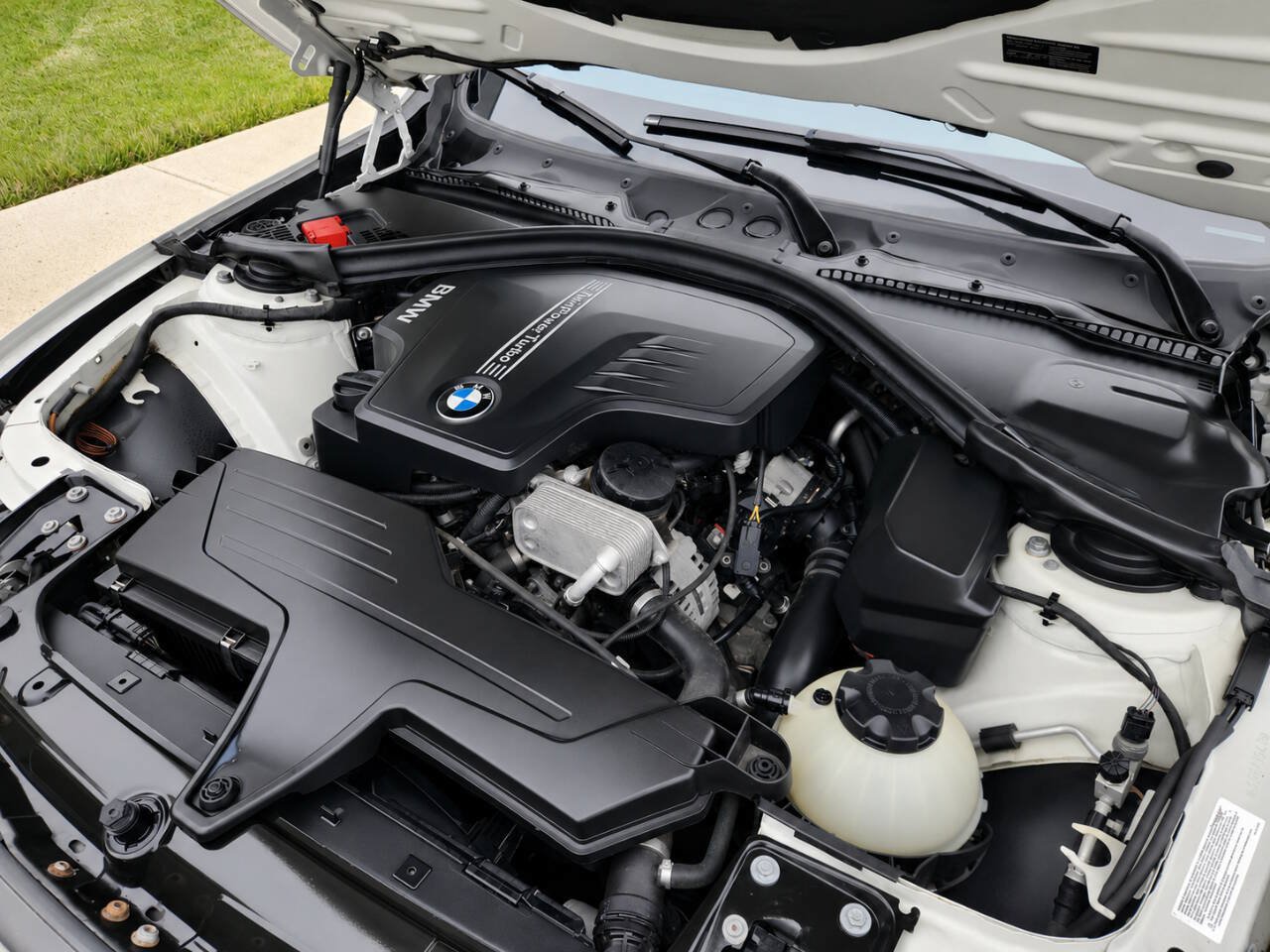 Used 2014 BMW 328i xDrive Sedan AWD/4WD image 11