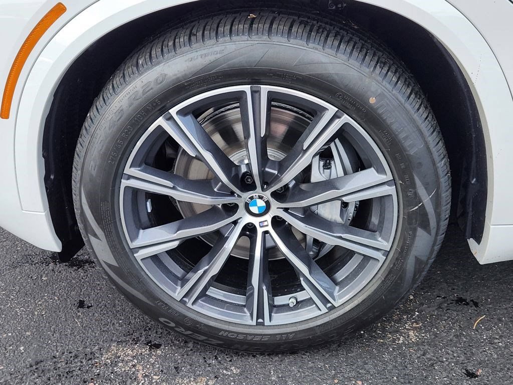 Used 2026 BMW X5 xDrive50e w/ M Sport Package AWD/4WD image 7