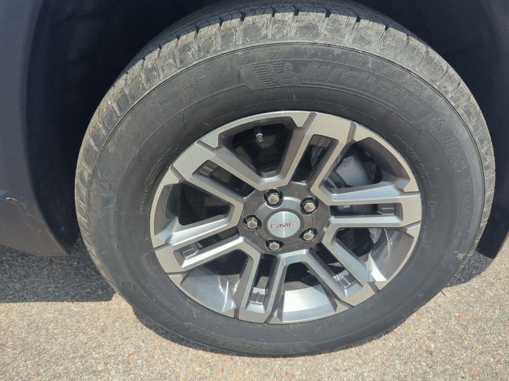 Used 2025 GMC Terrain Elevation w/ Elevation Premium Package FWD image 6