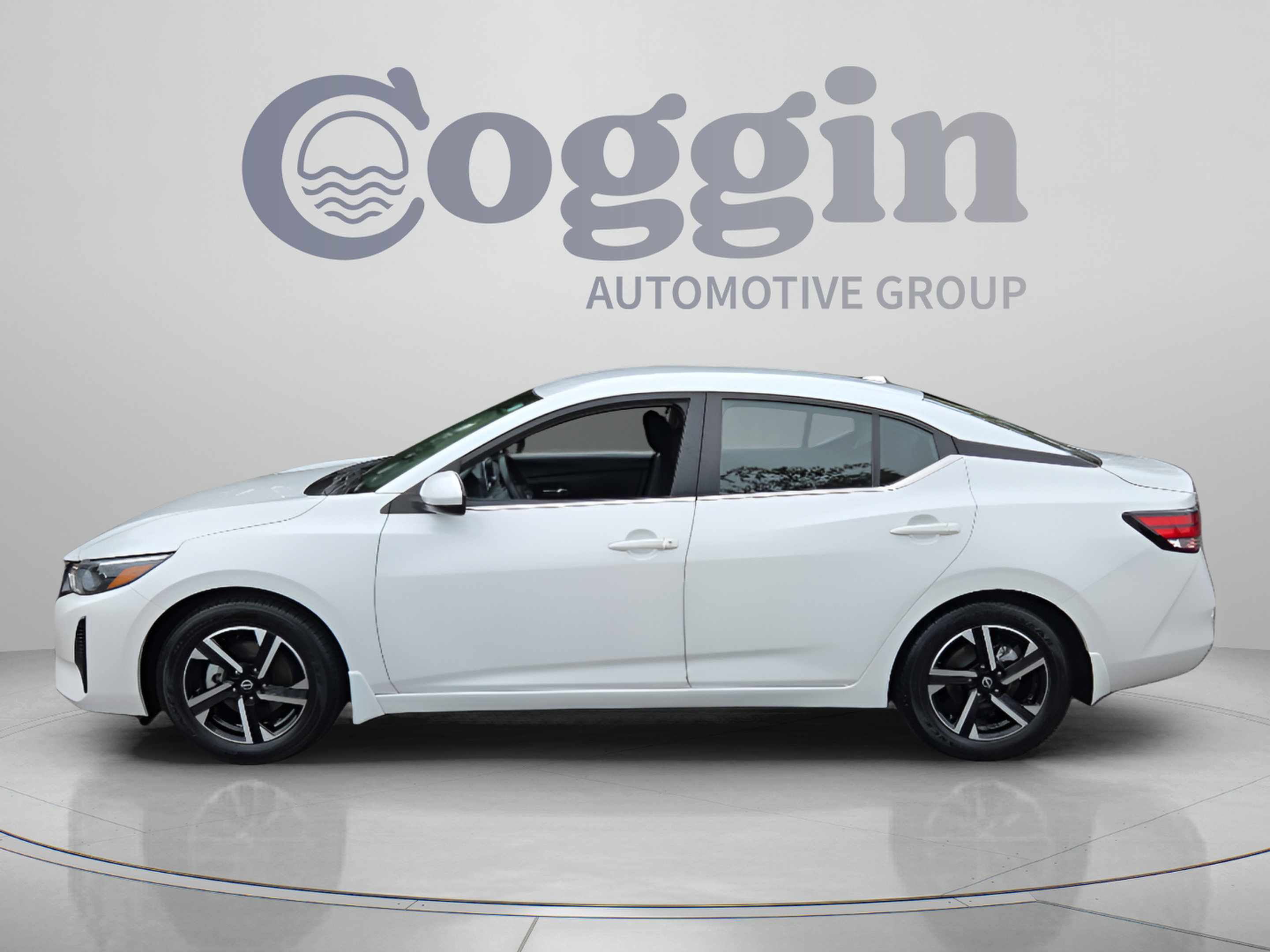 Used 2024 Nissan Sentra SV FWD image 2
