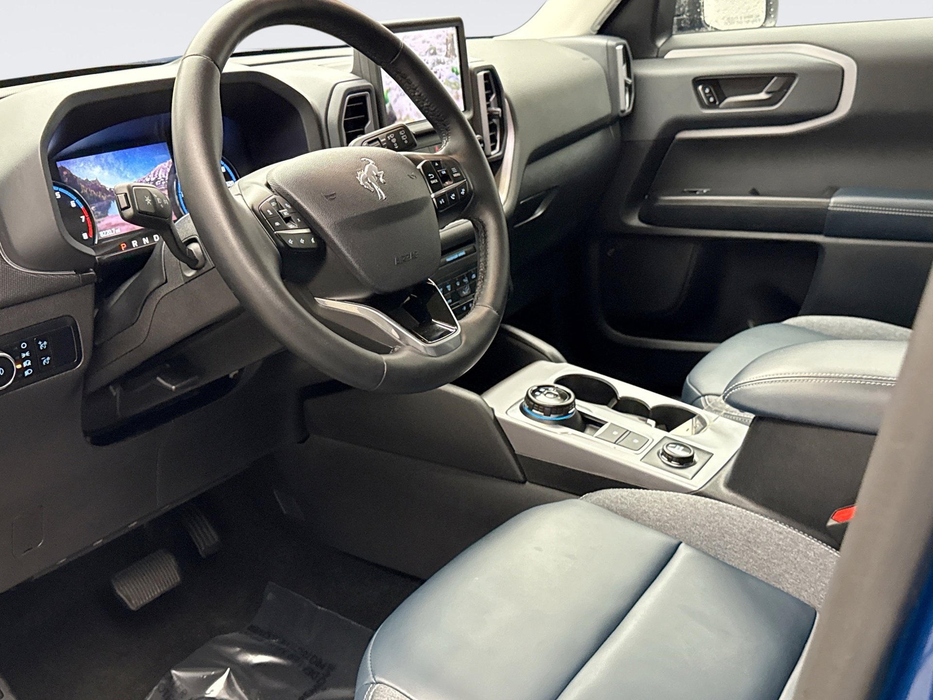 Used 2024 Ford Bronco Sport Outer Banks w/ Tech Package image 10