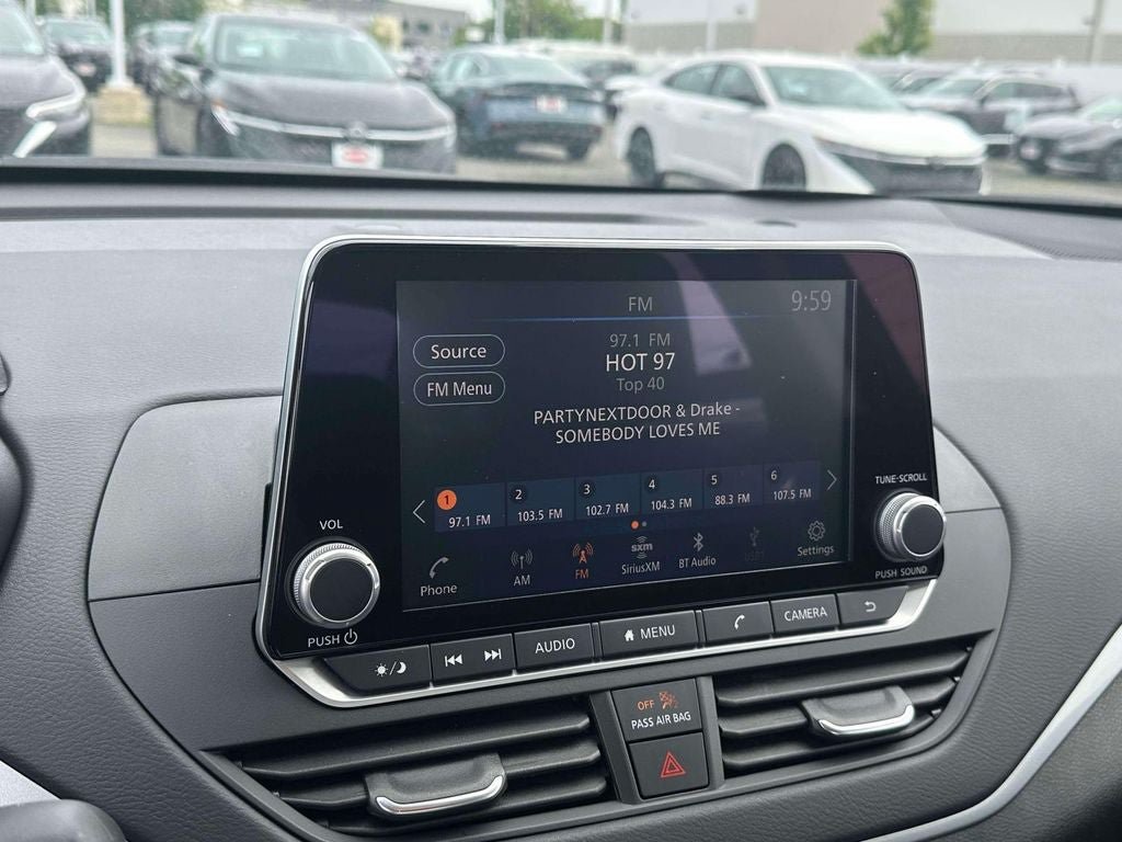 Used 2025 Nissan Altima 2.5 S FWD image 25