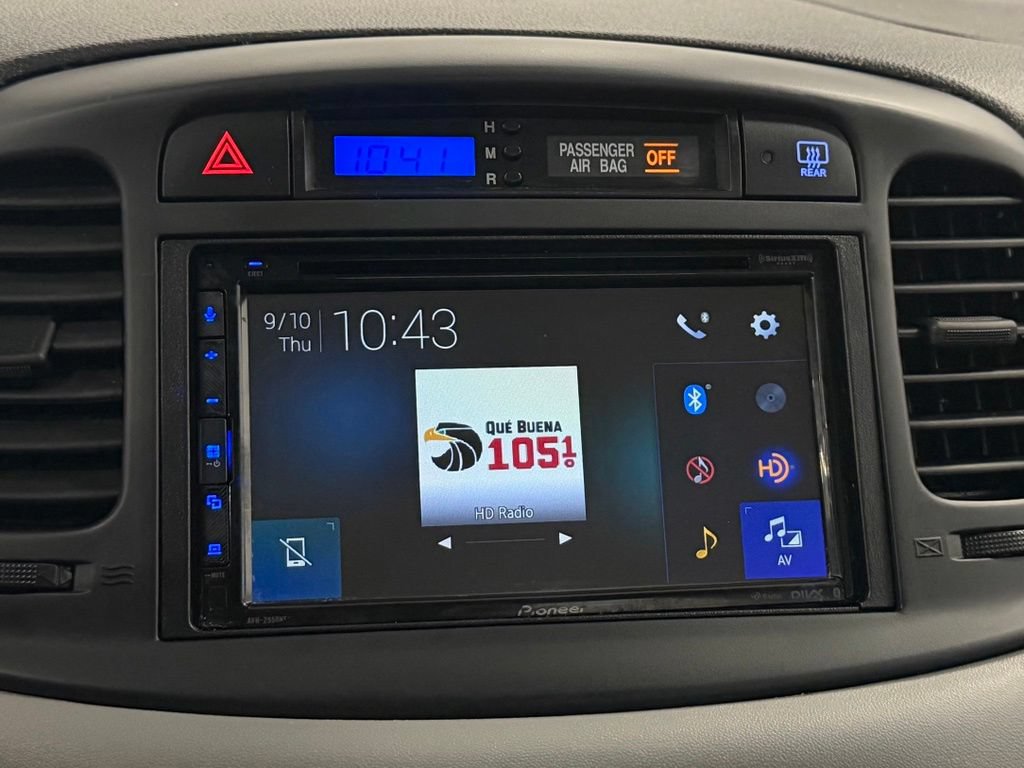Used 2011 Hyundai Accent GLS w/ Premium Pkg 4 FWD image 17