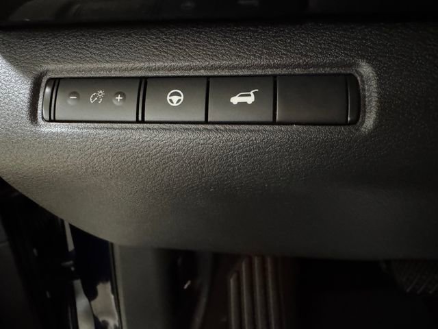 Used 2025 Nissan Pathfinder SV AWD/4WD image 10