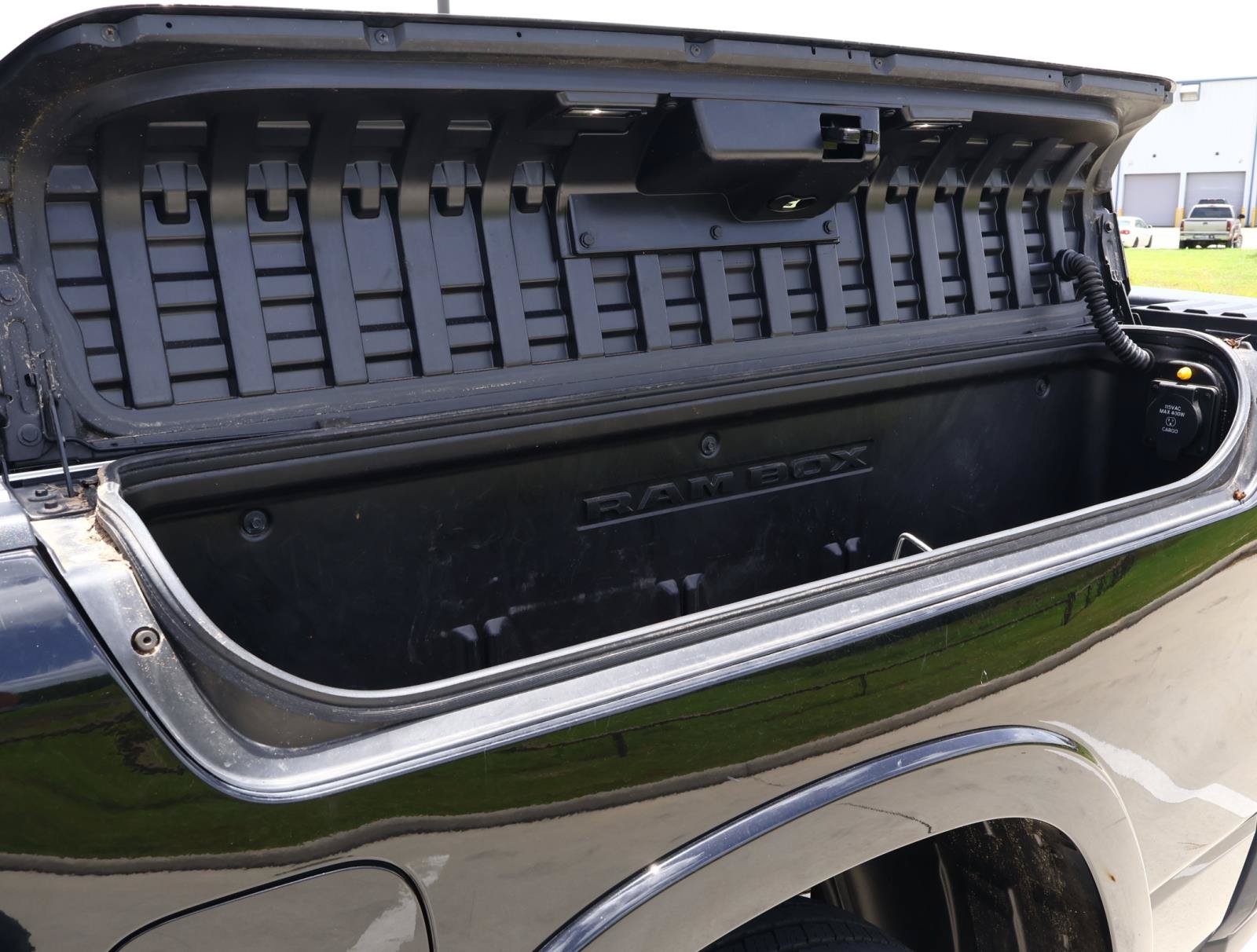 Used 2025 RAM 1500 Laramie w/ Laramie Southwest Edition AWD/4WD image 9
