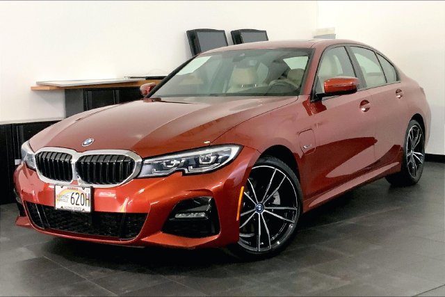 Used 2022 BMW 330e w/ M Sport Package RWD image 1