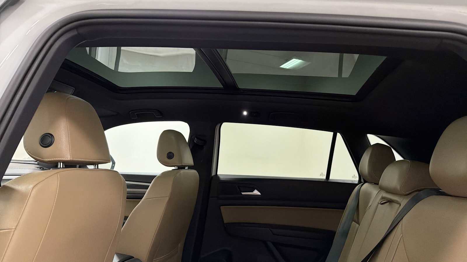 Used 2020 Volkswagen Atlas Cross Sport SE image 23