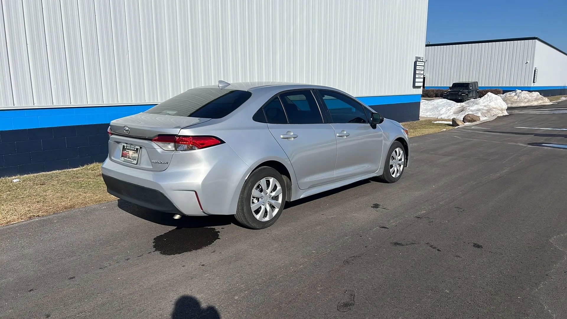 Used 2024 Toyota Corolla LE FWD image 5