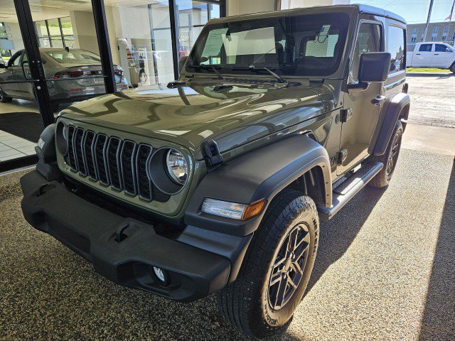 Used 2026 Jeep Wrangler Sport AWD/4WD image 5