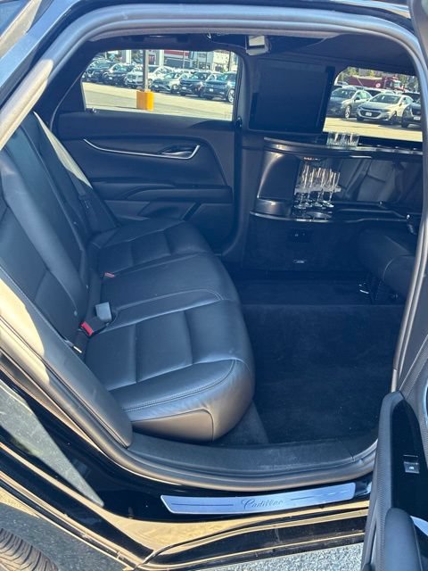 Used 2017 Cadillac XTS FWD image 6