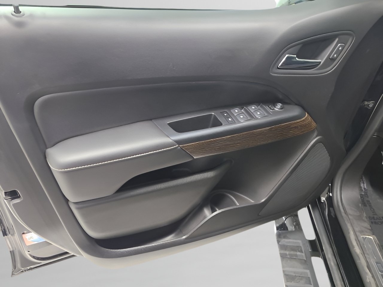Used 2018 GMC Canyon Denali AWD/4WD image 17