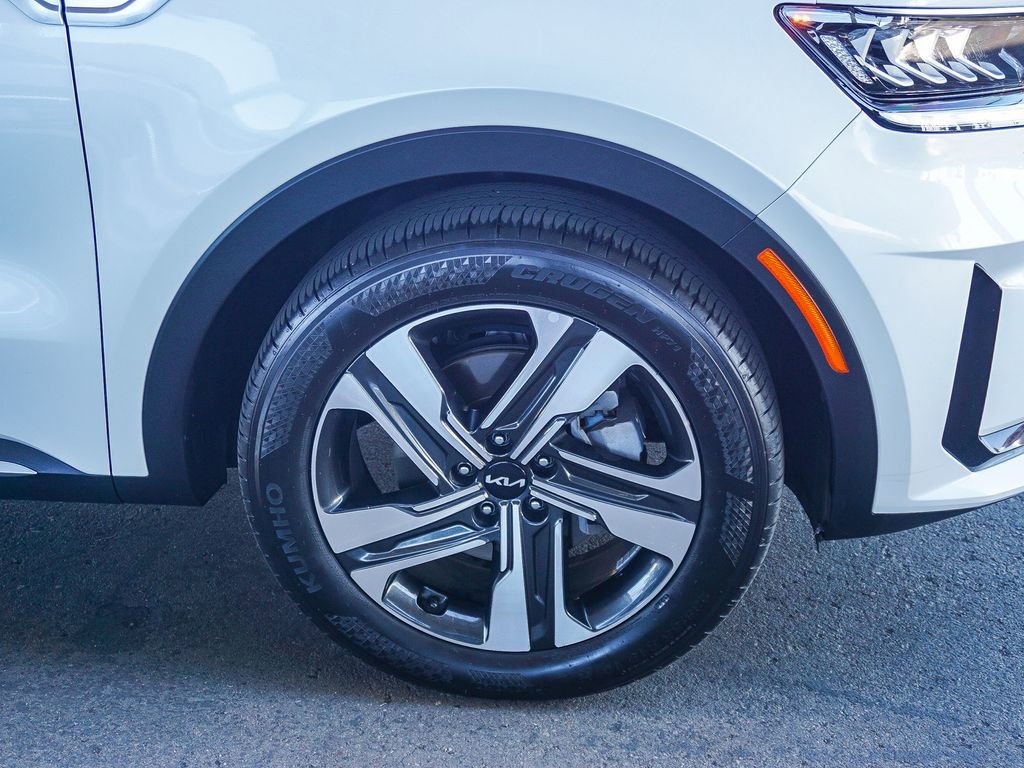 Certified 2022 Kia Sorento EX image 10
