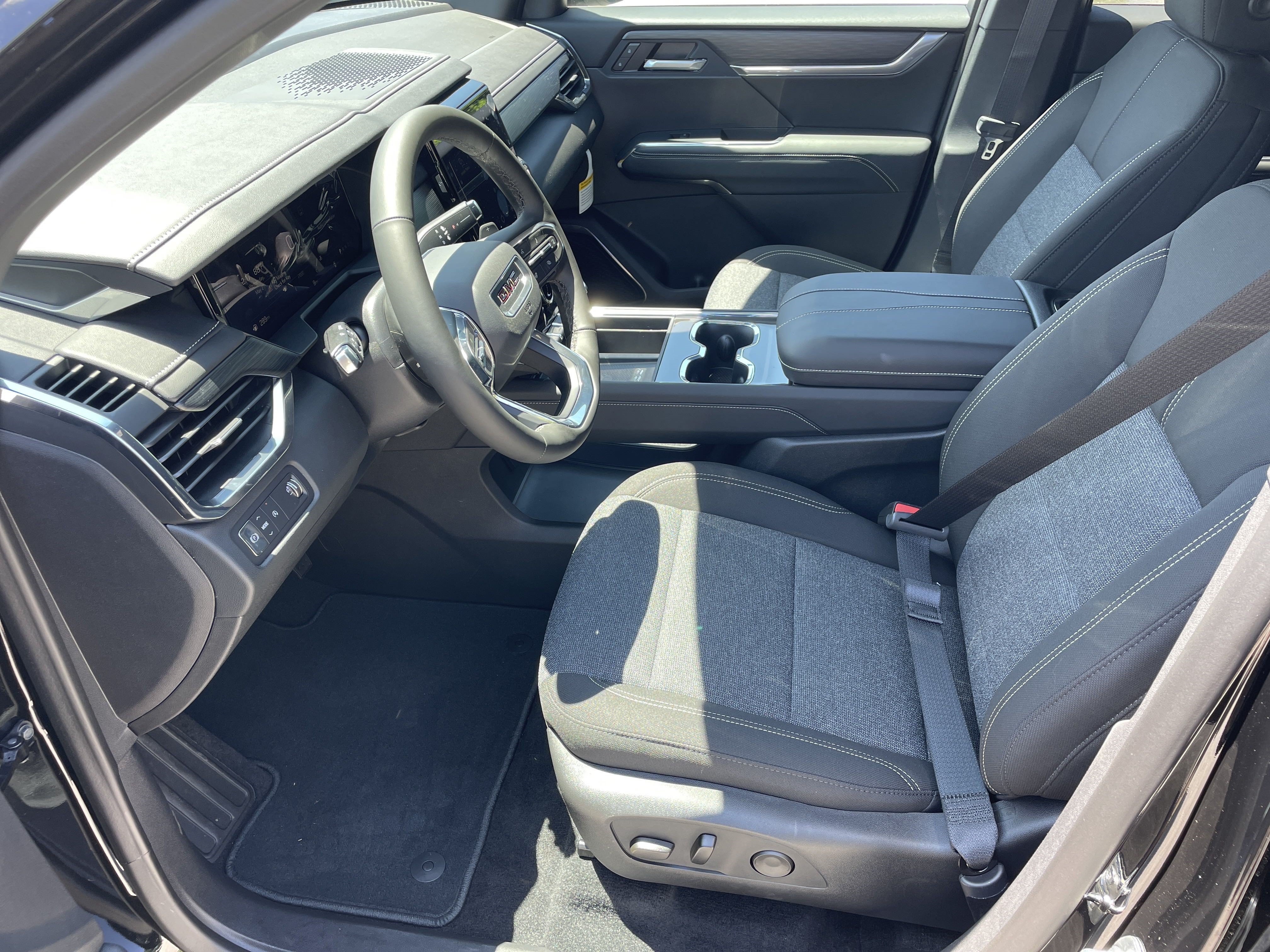 New 2025 GMC Acadia Elevation FWD image 12