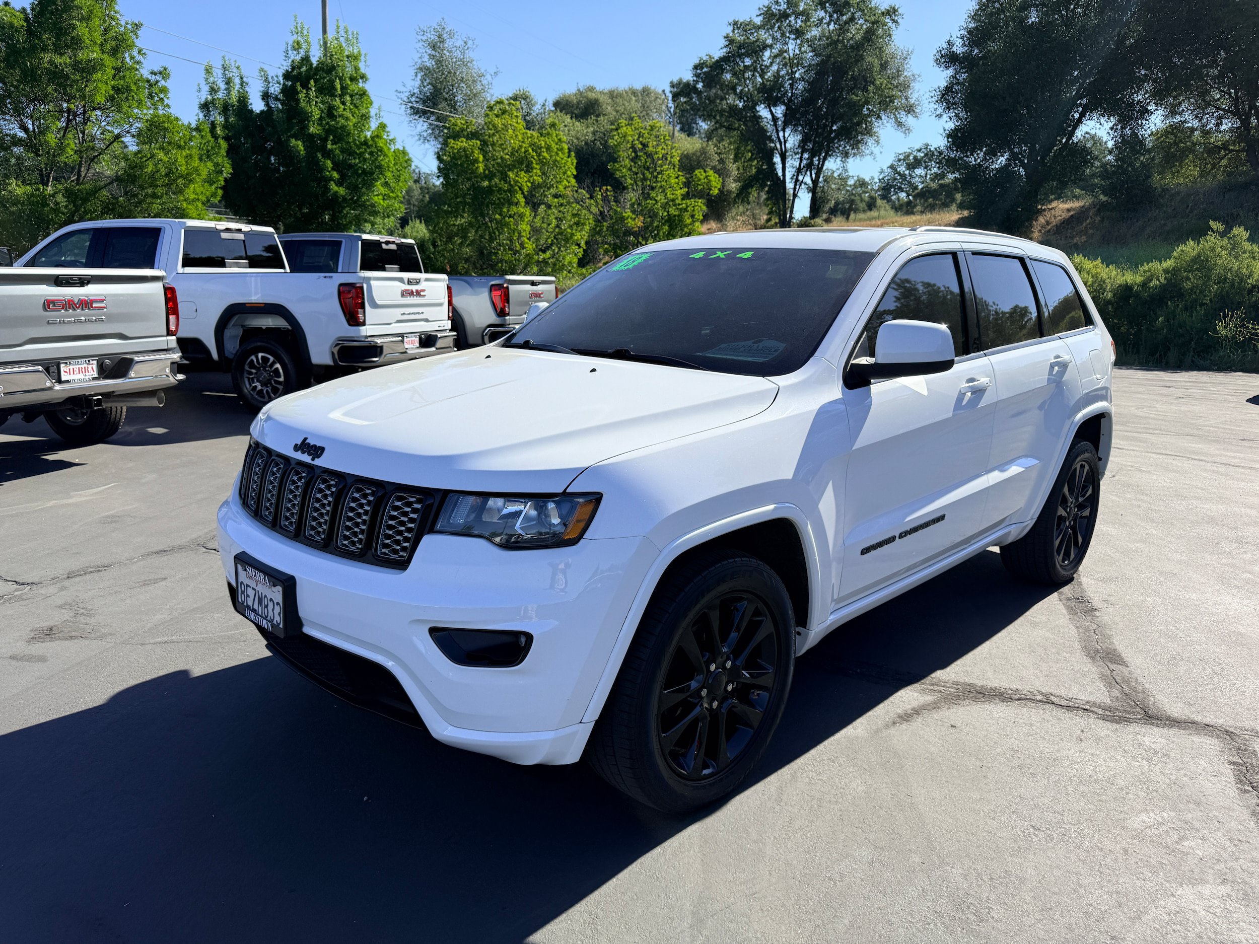 Used 2018 Jeep Grand Cherokee Altitude AWD/4WD image 2