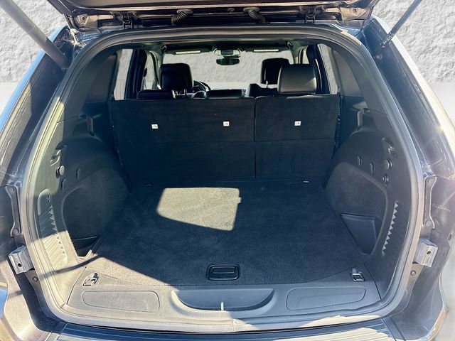 Used 2021 Jeep Grand Cherokee Laredo X image 12