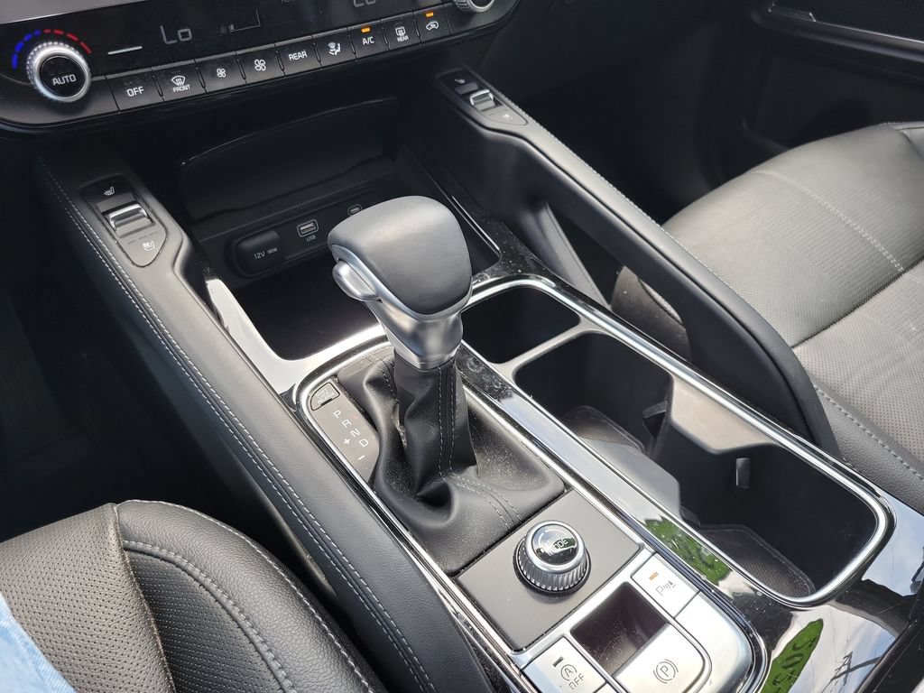 Certified 2024 Kia Telluride EX w/ EX Captain's Chair Package FWD image 33