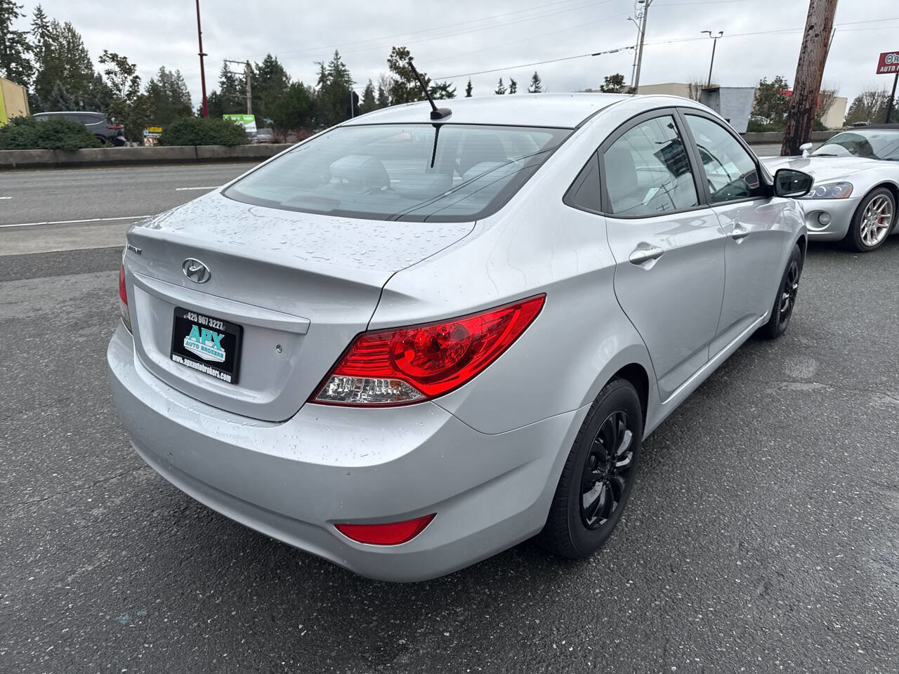 Used 2013 Hyundai Accent GLS image 5