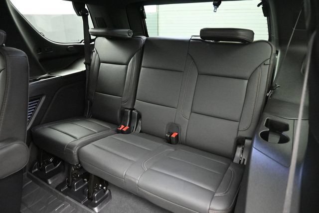 Used 2025 Chevrolet Tahoe High Country AWD/4WD image 13