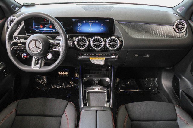 Used 2025 Mercedes-Benz GLA 35 AMG 4MATIC image 12