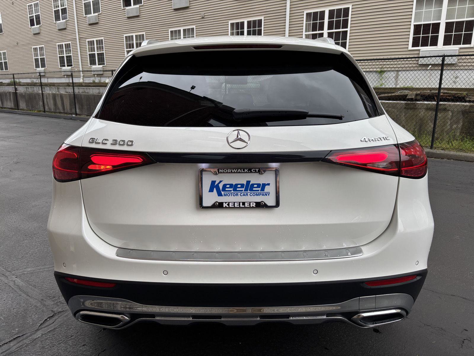 Used 2023 Mercedes-Benz GLC 300 4MATIC image 4