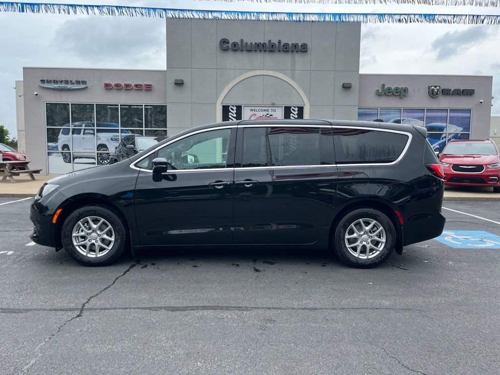 New 2025 Chrysler Voyager LX image 1