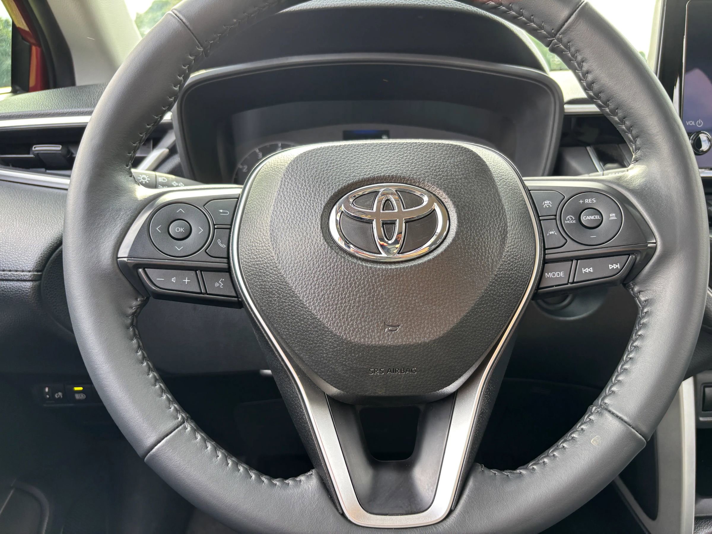 Used 2024 Toyota Corolla Cross LE image 13