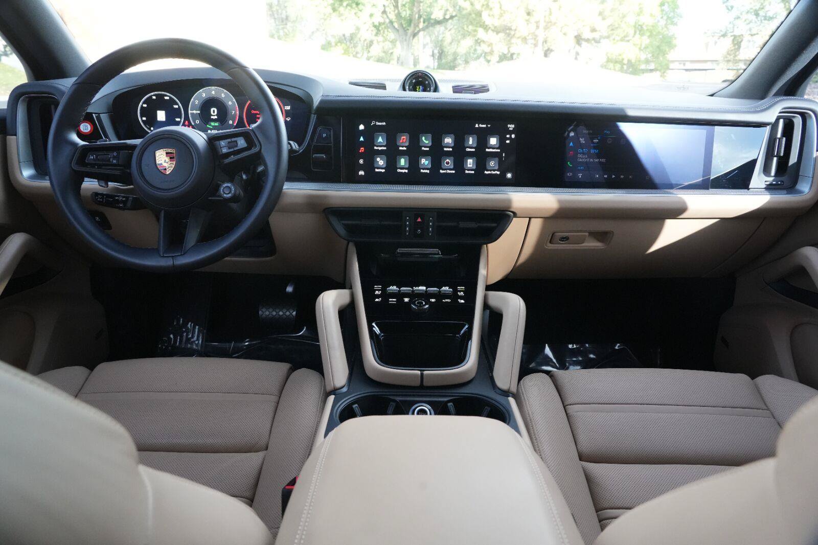 Used 2024 Porsche Cayenne AWD/4WD image 20