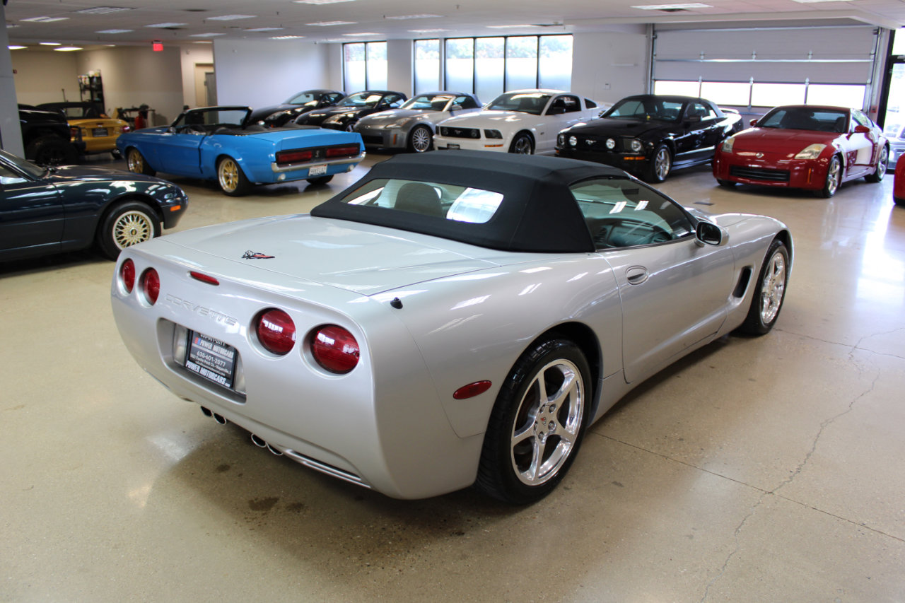 Used 2004 Chevrolet Corvette Convertible w/ Preferred Equipment Group image 8