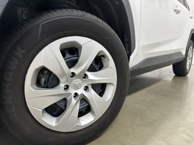 Used 2022 Toyota RAV4 LE AWD/4WD image 28