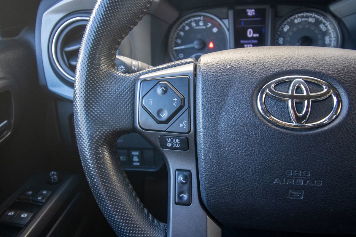 Used 2022 Toyota Tacoma TRD Off-Road image 34