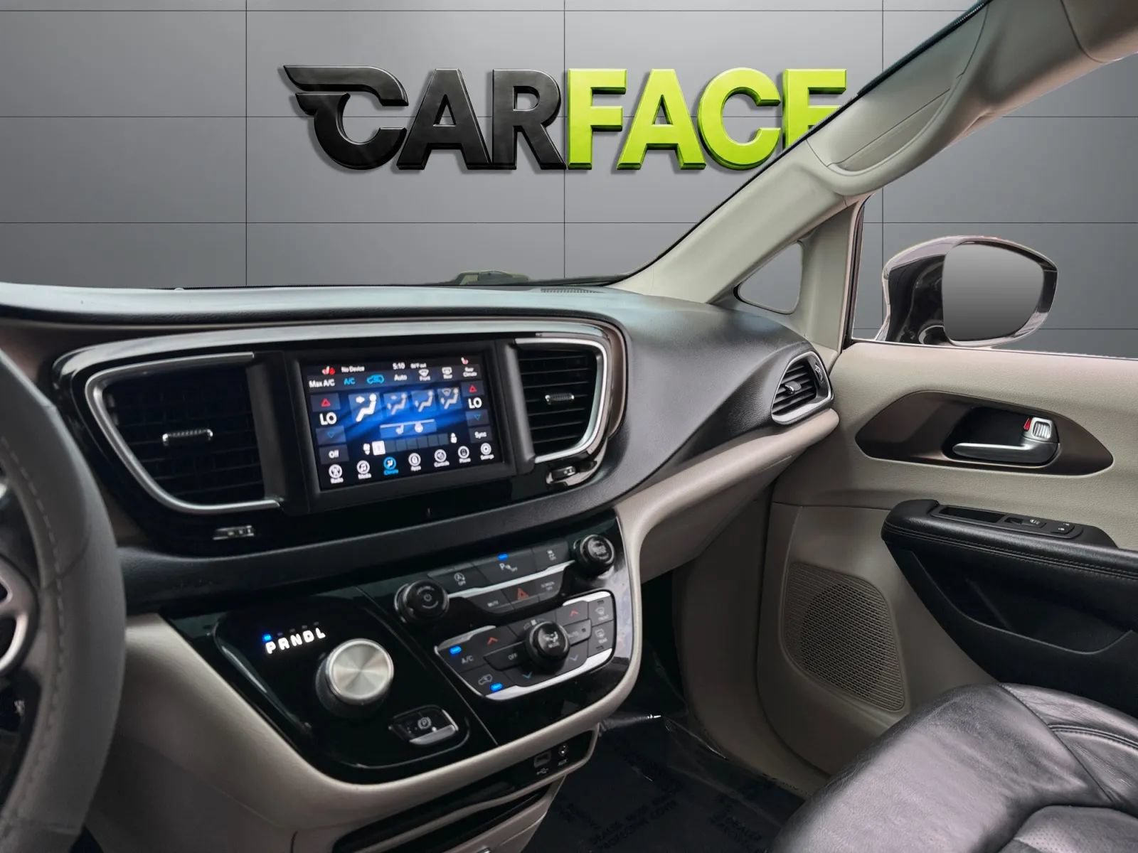 Used 2019 Chrysler Pacifica Touring-L FWD image 37