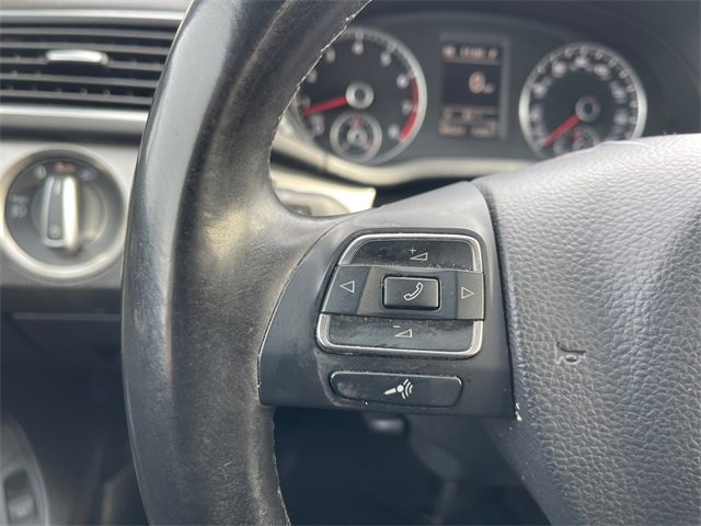 Used 2015 Volkswagen Passat 1.8T SE image 21