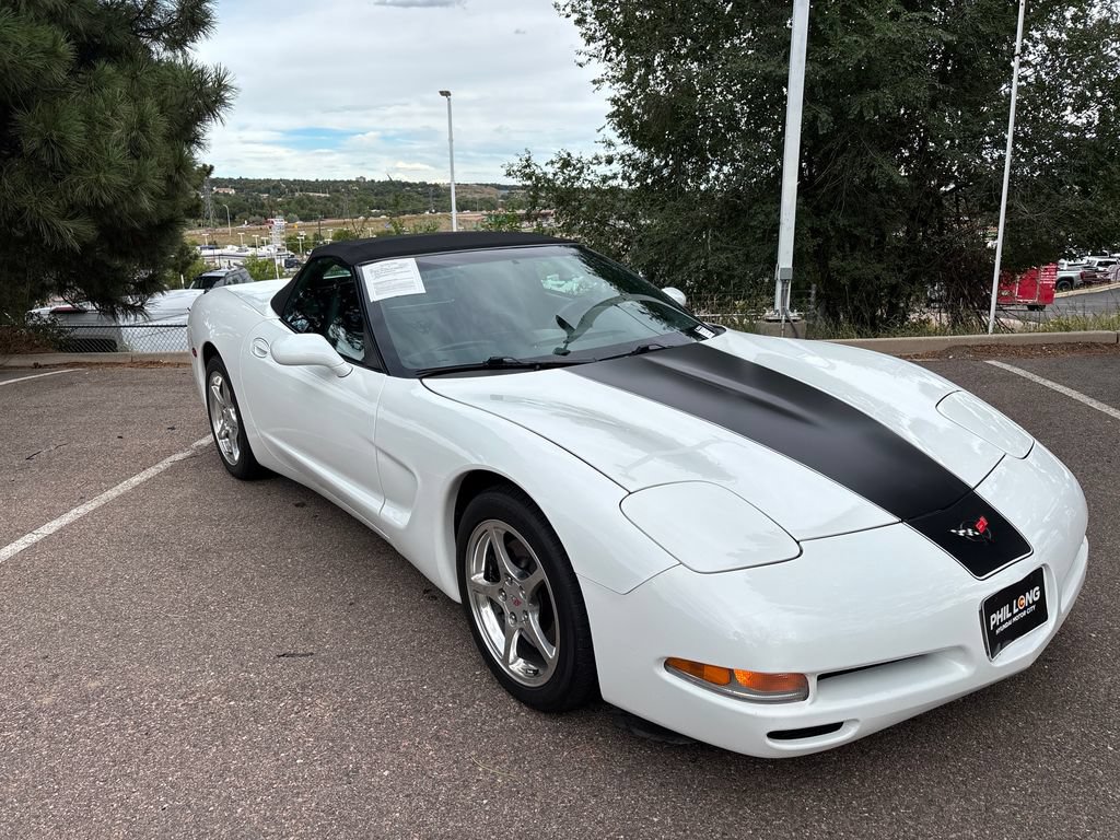 Used 1998 Chevrolet Corvette Convertible RWD image 3