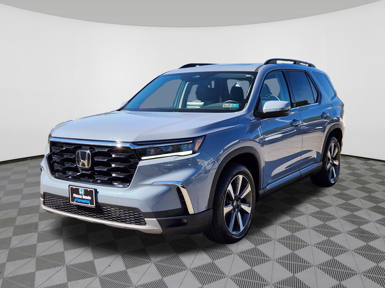 Certified 2023 Honda Pilot Touring image 2
