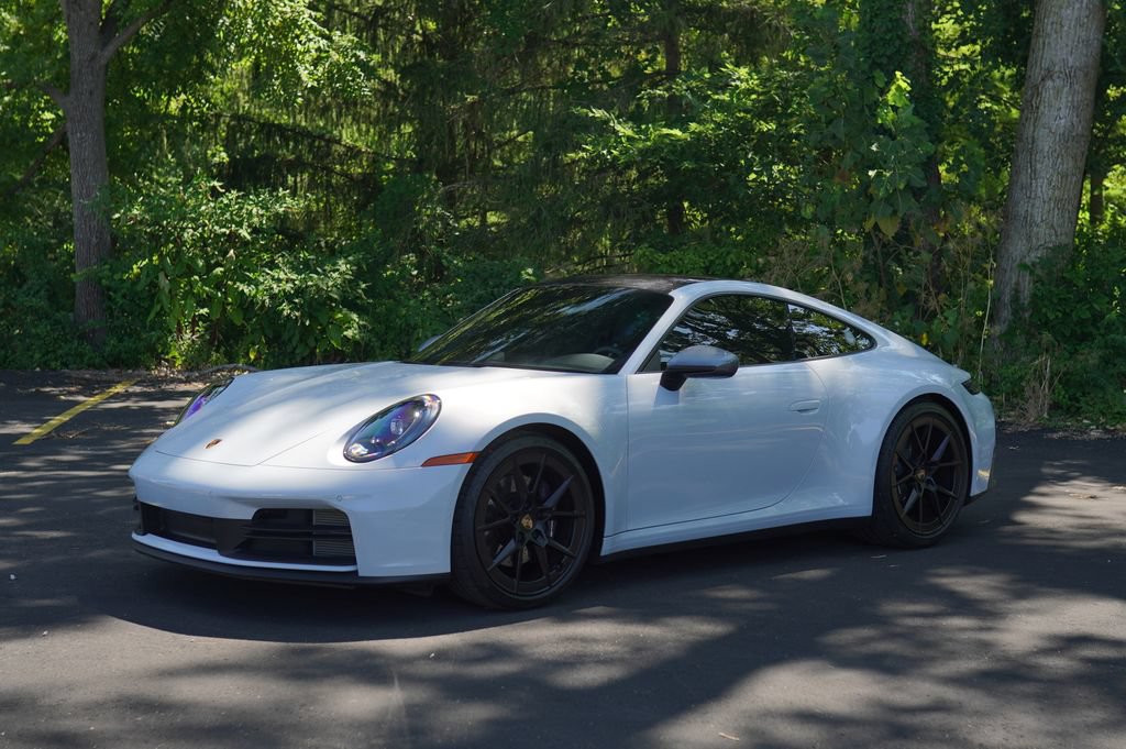 Used 2025 Porsche 911 Carrera T RWD image 10