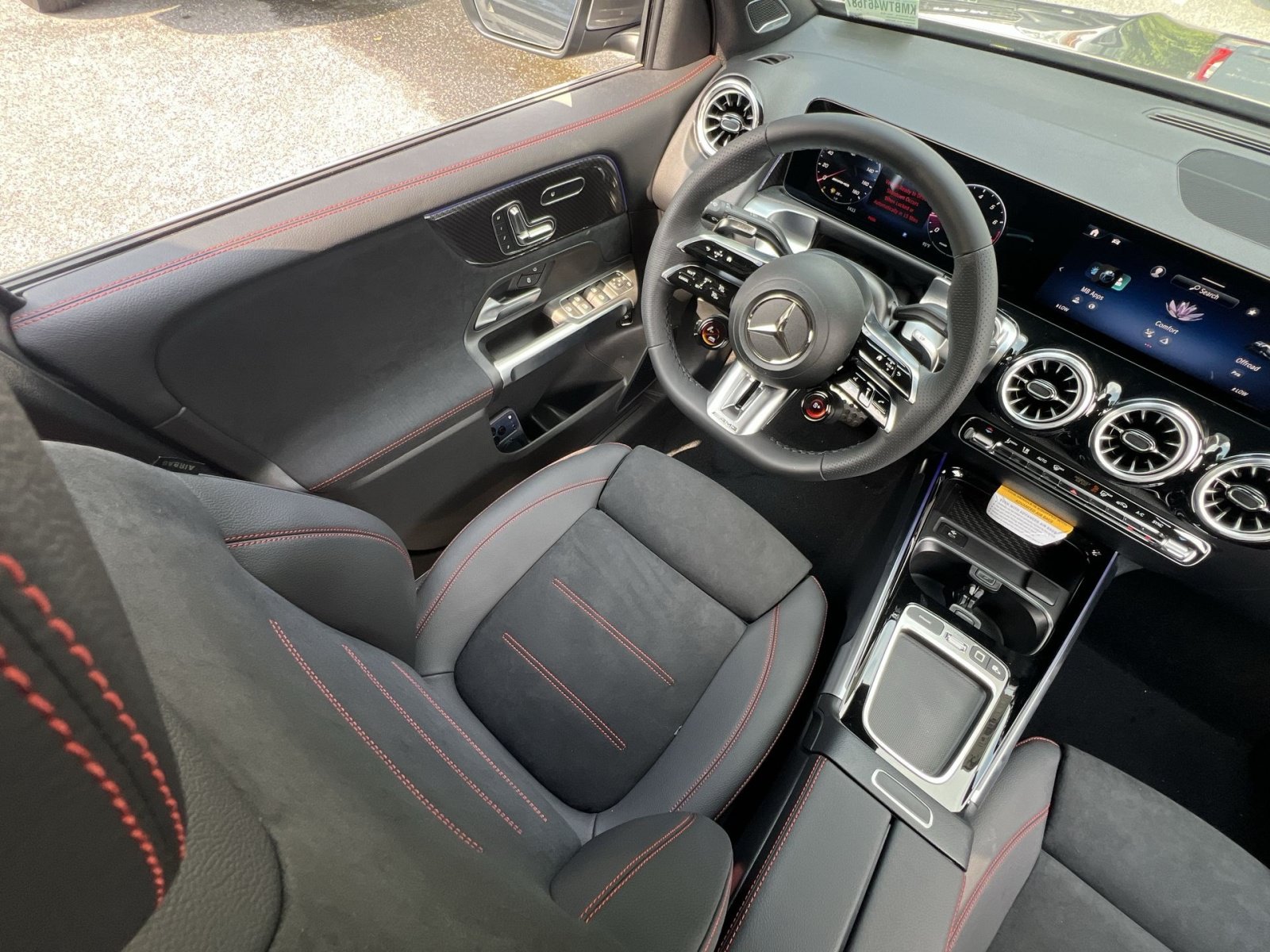 New 2026 Mercedes-Benz GLB 35 AMG 4MATIC image 16