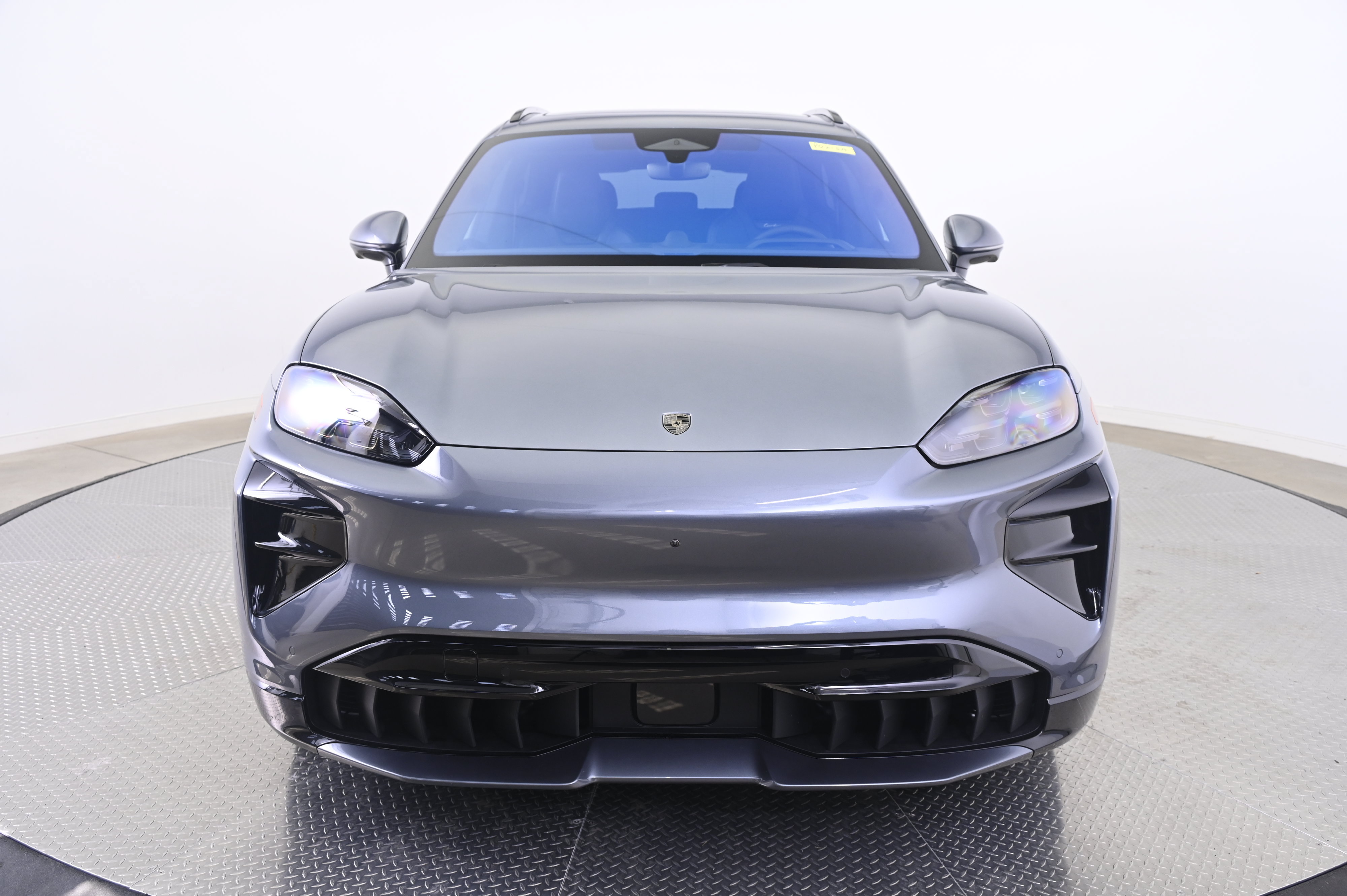 Certified 2026 Porsche Cayenne Turbo AWD/4WD image 10