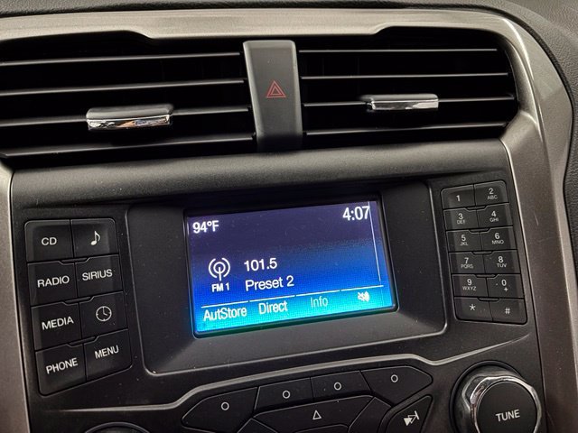 Used 2017 Ford Fusion SE FWD image 20