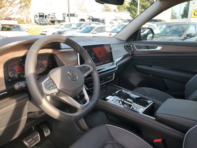 Certified 2025 Volkswagen Atlas SEL Premium R-Line image 18