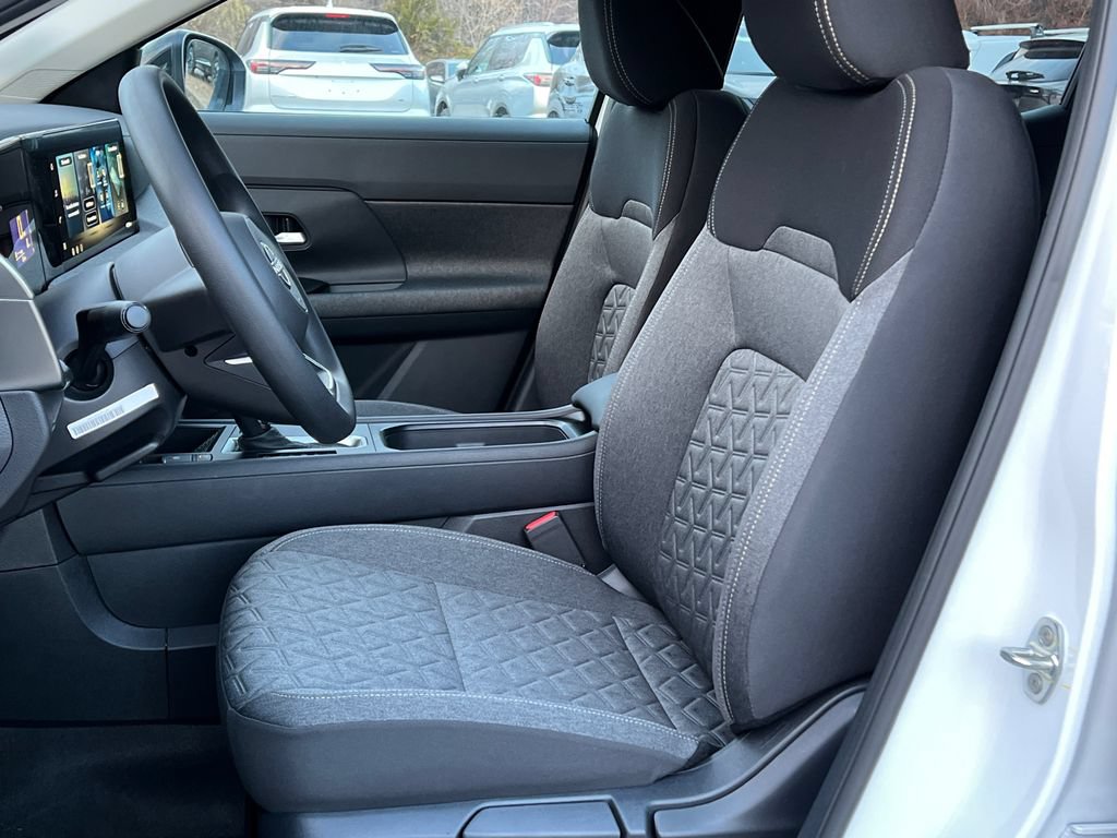 New 2026 Nissan Kicks SV w/ SV Premium Package AWD/4WD image 8