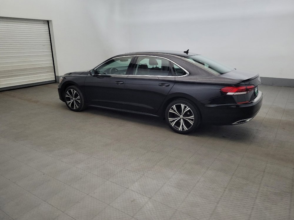 Used 2022 Volkswagen Passat 2.0T SE image 3