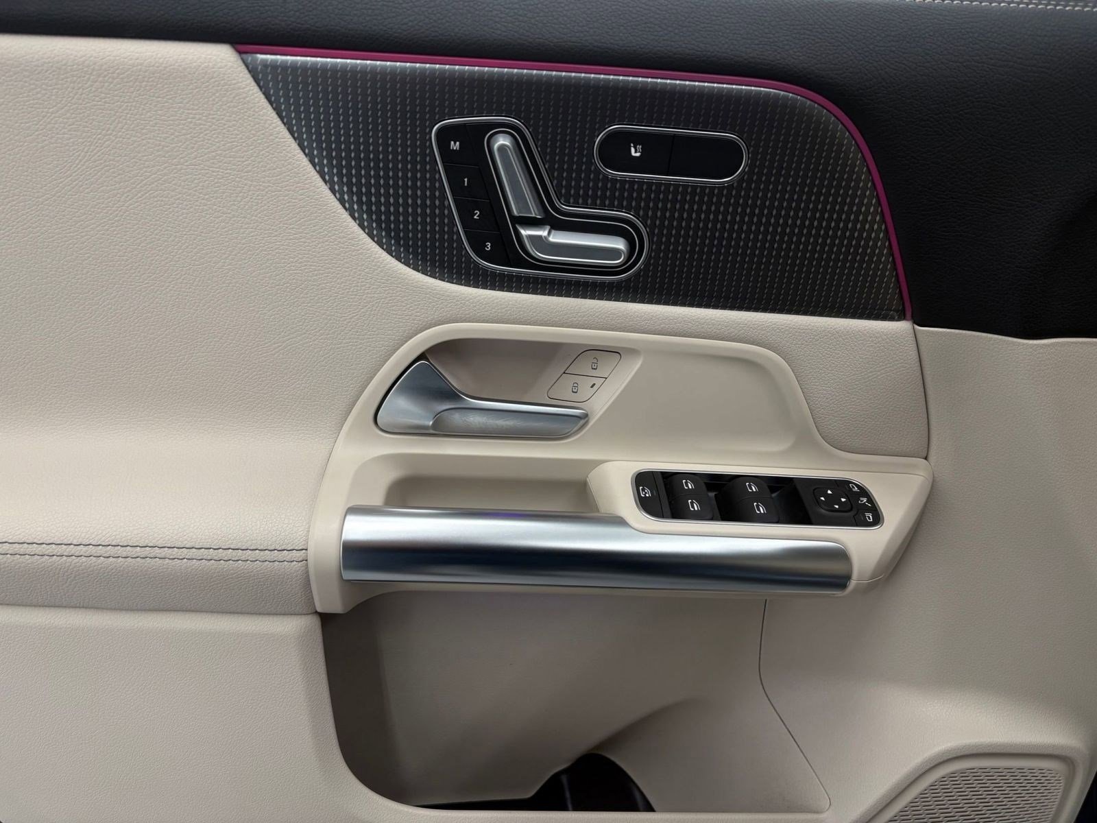 Certified 2022 Mercedes-Benz GLA 250 4MATIC image 12