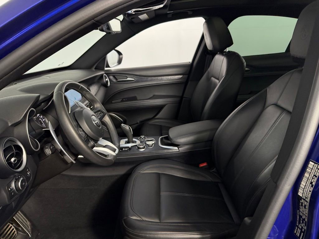 Used 2022 Alfa Romeo Stelvio Sprint image 22