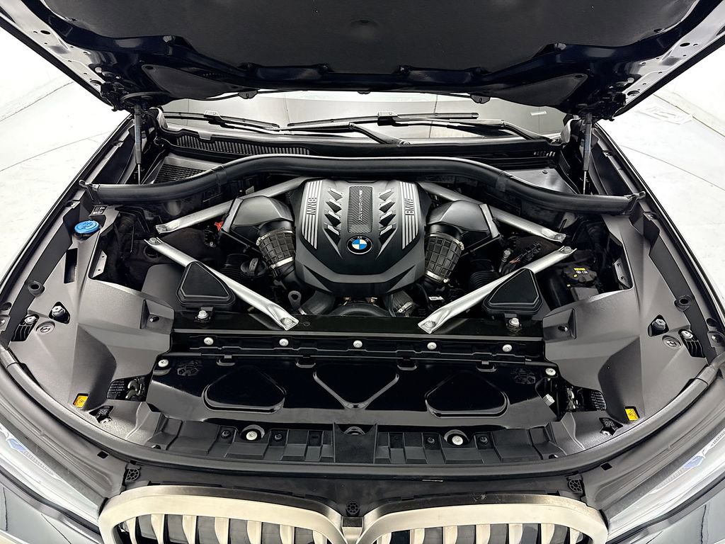 Used 2021 BMW X7 M50i w/ Executive Package AWD/4WD image 28