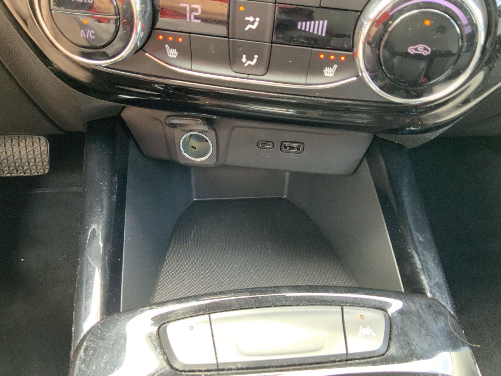 Used 2024 Chevrolet Trax LT w/ Driver Confidence Package FWD image 41