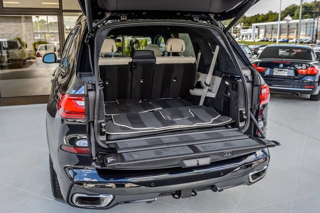 Used 2020 BMW X7 xDrive40i w/ M Sport Package AWD/4WD image 11