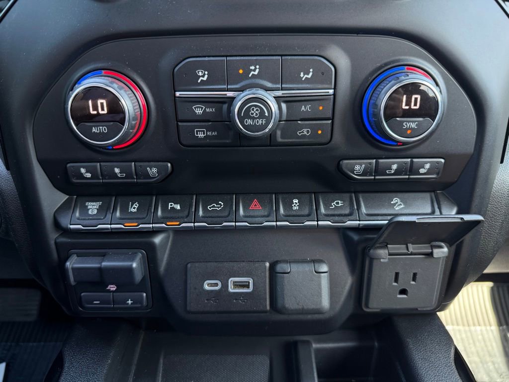 Used 2020 Chevrolet Silverado 2500 LTZ w/ LTZ Premium Package image 30